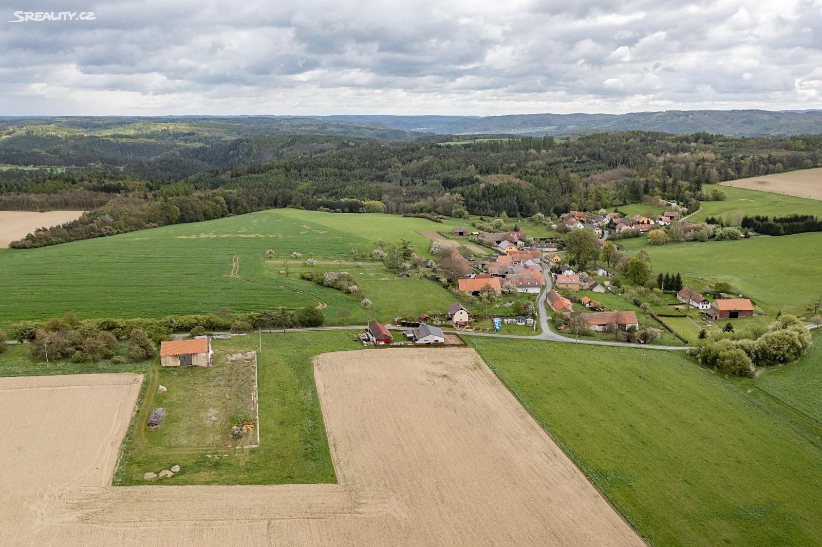 Prodej pole 2 020 m², Hřebečníky, okres Rakovník