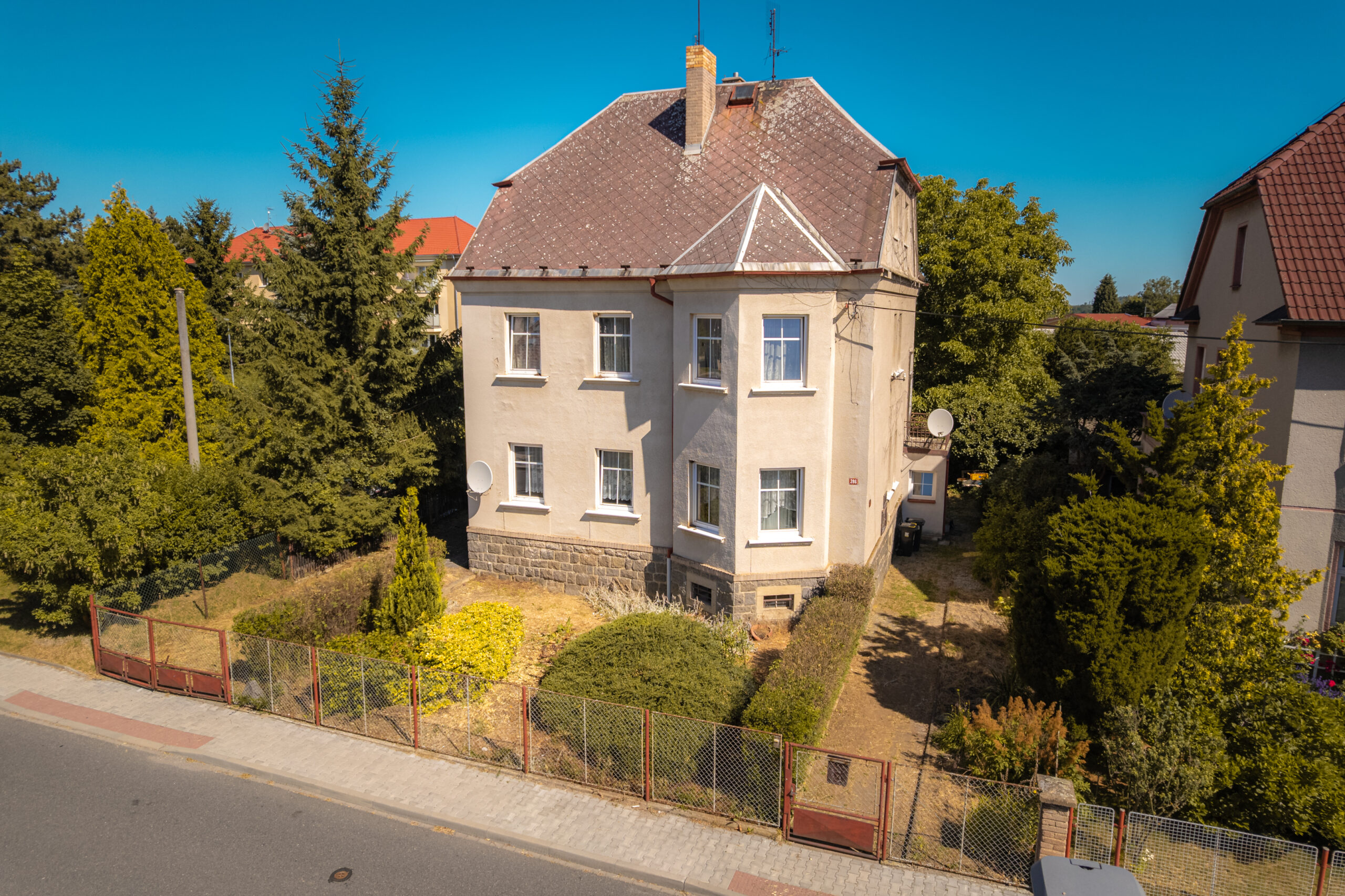 Prodej vily 380 m², Jesenice